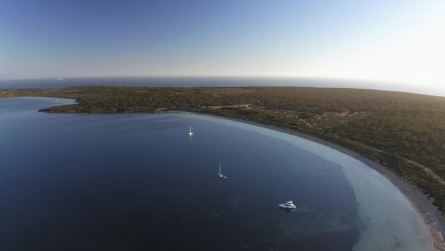 Aerial drone view at sunset of Lincoln National Park, South, Australia.
Lin&shy;coln Nation&shy;al Park over&shy;looks Boston Bay with gran&shy;ite head&shy;lands, shel&shy;tered bays and scenic off&shy;shore islands.