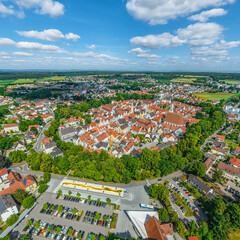Blick auf Schrobenhausen in Oberbayern an einem sonnigen Sommertag