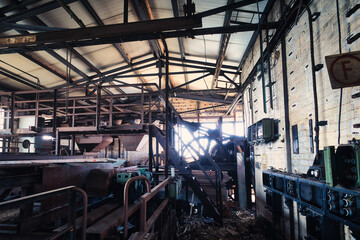 Fabrik - Industrie - Verlassener Ort - Beatiful Decay - Verlassener Ort - Urbex / Urbexing - Lost Place - Artwork - Creepy