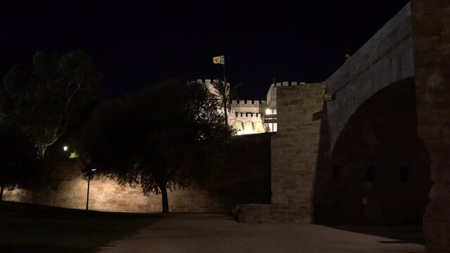 castillo torre serrana perspectiva desde rio turia