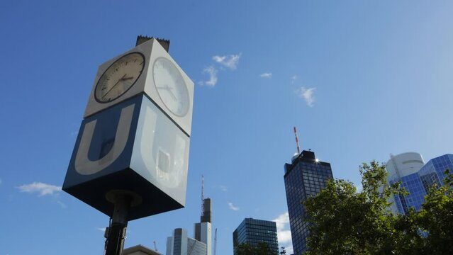 U clock at downtown frankfurt