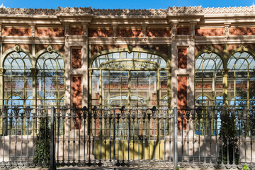 Das Gew&auml;chshaus im Park Ciutadella in Barcelona, Spanien