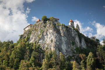 Naklejka premium view from lake on castle Bled - blejski grad - Slovenia