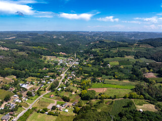 Fototapeta na wymiar Imagem aérea do Vale dos Vinhedos na cidade de Bento Gonçalves, Rio Grande do Sul.