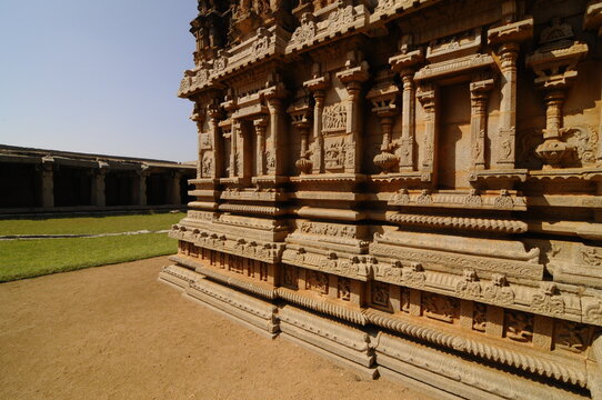 Outer wall of the Amman shrine, Hazara Rama Temple, Royal Center (Royal Enclosure), Hampi, UNESCO World Heritage Site, Karnataka, India