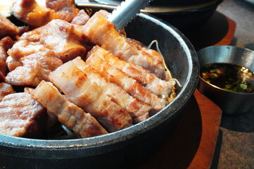 한국에서 저녁으로 먹은 돼지고기