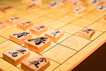 将棋 は 日本 の 伝統的 な ボードゲーム 【 将棋 を 指す イメージ 】