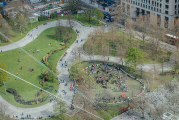 Aerial View of a Busy Urban Park from the London Eye - obrazy, fototapety, plakaty