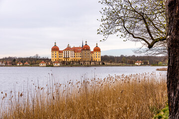 Kleiner Zwischenstop am wunderschönen Märchenschloss von Moritzburg bei Dresden - Sachsen -...
