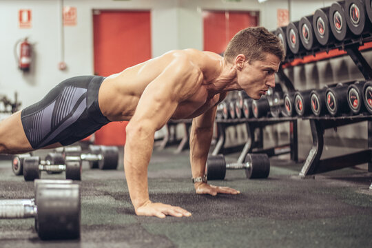 Fit man doing push-ups