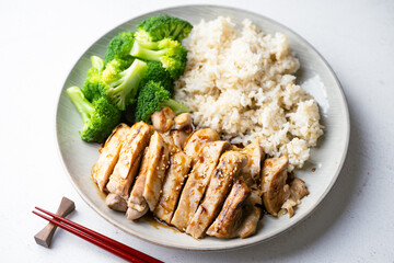 teriyaki chicken with broccoli and rice
