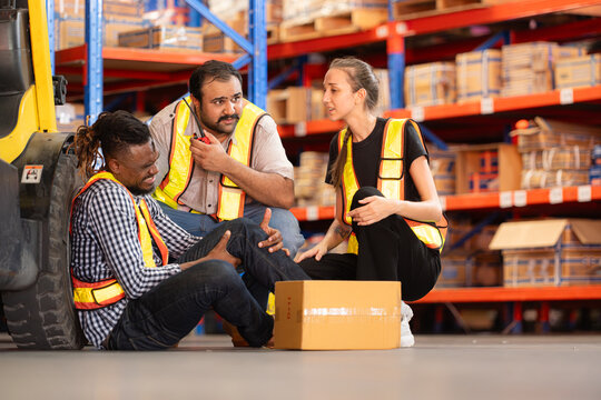 A warehouse employee suffered a leg accident at work - Powered by Adobe