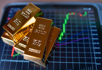 Uptrend candlestick chart with the text "All Time High" and gold bars used to accompany articles on the gold market, buying or rising prices.