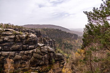 Eine fr&uuml;hlingshafte Wandertour &uuml;ber die Hirschm&uuml;hle zum Carolafelsen in der S&auml;chsische Schweiz - Schmilka - Sachsen - Deutschland
