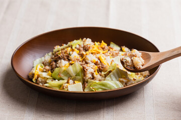 キャベツと挽肉の炒飯