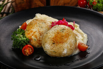 Chicken cutlet with mashed potato