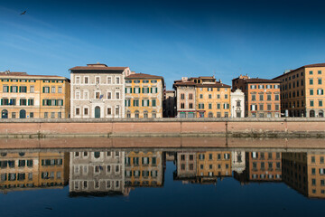 Riflessi sull'Arno a Pisa - obrazy, fototapety, plakaty