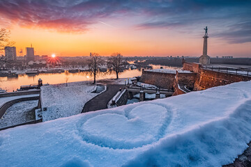 Winter Retreat: visitors flock to Kalemegdan to admire sights, breathtaking views of the Danube...