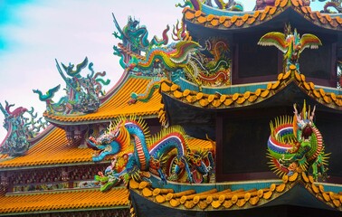 Dragon sculpture on the Chinese temple roof