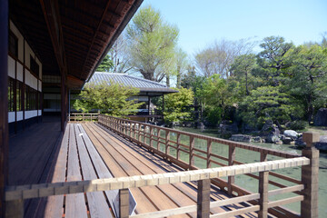 春の渉成園　臨池亭と滴翠軒　京都市下京区