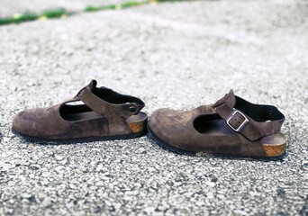 Schuhe auf Straße