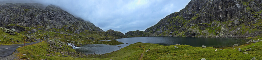 Fototapeta na wymiar View of the lake Ekkjeskartjorna on the scenic route Ryfylke in Norway, Europe 