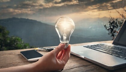 Idee Hand mit Gl&uuml;hbirne