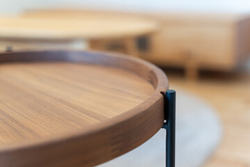 アイアンウッドの丸いサイドテーブル