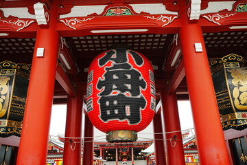 Sensoji or Asakusa Kannon Temple in Asakusa, Tokyo, Japan - 日本 東京 浅草 浅草寺 宝蔵門	 - obrazy, fototapety, plakaty