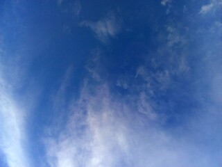 fondo, transición, expansión de nubes blancas en cielo azul naturaleza,aire libre, iluminado, con...