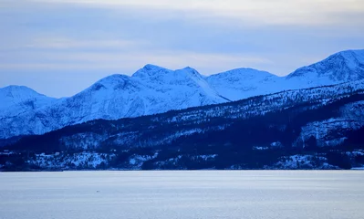 Crédence de cuisine en verre imprimé Atlantic Ocean Road View at the mountains from the Atlantic Ocean Road in winter (Norway).