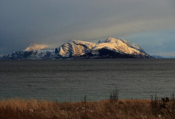 Winter mountains near Gamlem (More og Romsdal, Norway). - 781469268
