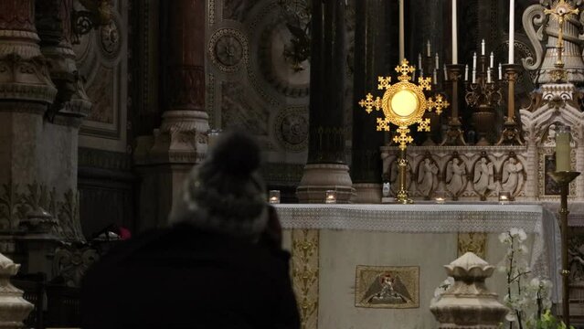 En la oracion encuentro mi descanso, la adoraci&oacute;n al sant&iacute;simo sacramento de Jesus, en Semana santa y todo el a&ntilde;o, 