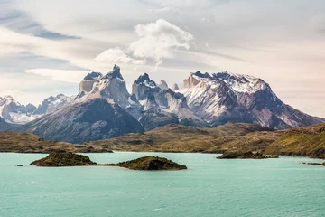 Muurstickers Cuernos del Paine Turquoise lake and Cuernos del Paine, Torres del Paine National Park, Chile