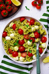 Pasta with pesto, cherry tomatoes and mozzarella.. .style hugge