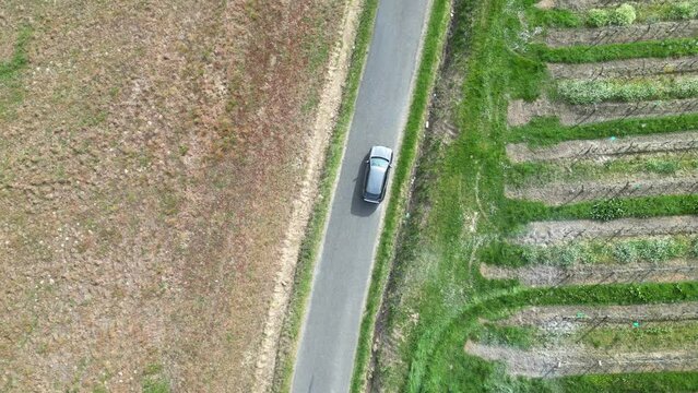 Survol d'une voiture et acc&eacute;l&eacute;ration