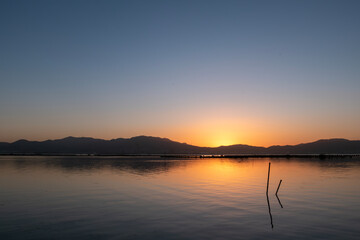 琵琶湖畔の夕暮れ　滋賀県草津市