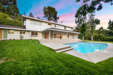 Luxurious Los Angeles remodeled residence with a pool