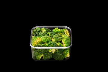 반찬용기에 담겨져있는 브로컬리