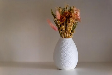 flower vase with dried flowers as decoration in the home