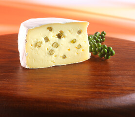 Cremekäse Pfeffer, Käse,  Pfeffer, Rispe, Käsestück, 