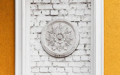 Classic architecture details, white round bas-relief decoration element - 782084437