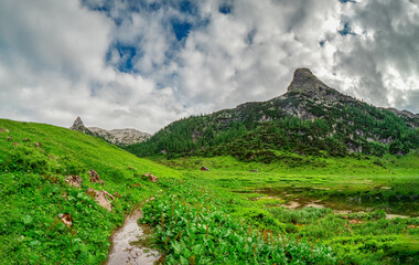 A walk though the Berchtesgaden mountain alps visiting the Kärlinger Haus and enjoy the green...