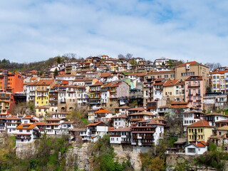 Obraz premium Colourful houses in Veliko Tarnovo, Bulgaria on a bright morning - Landscape shot 4
