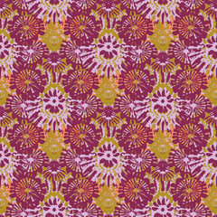 Retro botanical seamless vector pattern in elegant style. Luxury print textur for beautiful feminine wallpaper decor. Multicolor 70s leaf design.  - 782130054