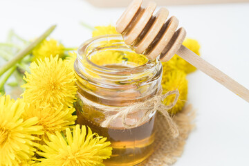 Syrup, dandelion honey, composition with fresh flowers