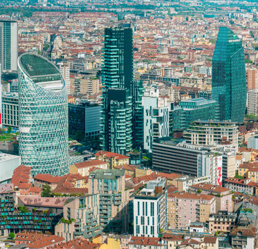 Aerial view of the skyscrapers and buildings close Piazza Gae Aulenti. Unipol tower, Solaria Tower, Diamond Tower, BNP Paribas. 04-11-2024. Milan, Italy. Design of buildings in the heart of Milan