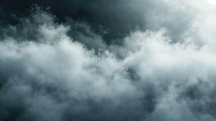 Obraz premium Dramatic Sky with Sunlight Piercing Through Clouds