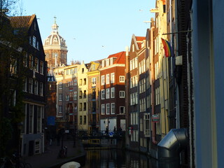 Fototapeta na wymiar Canaux Amsterdam Pays-Bas bâtiments typiques