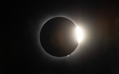 Eclipse Diamond Ring Effect